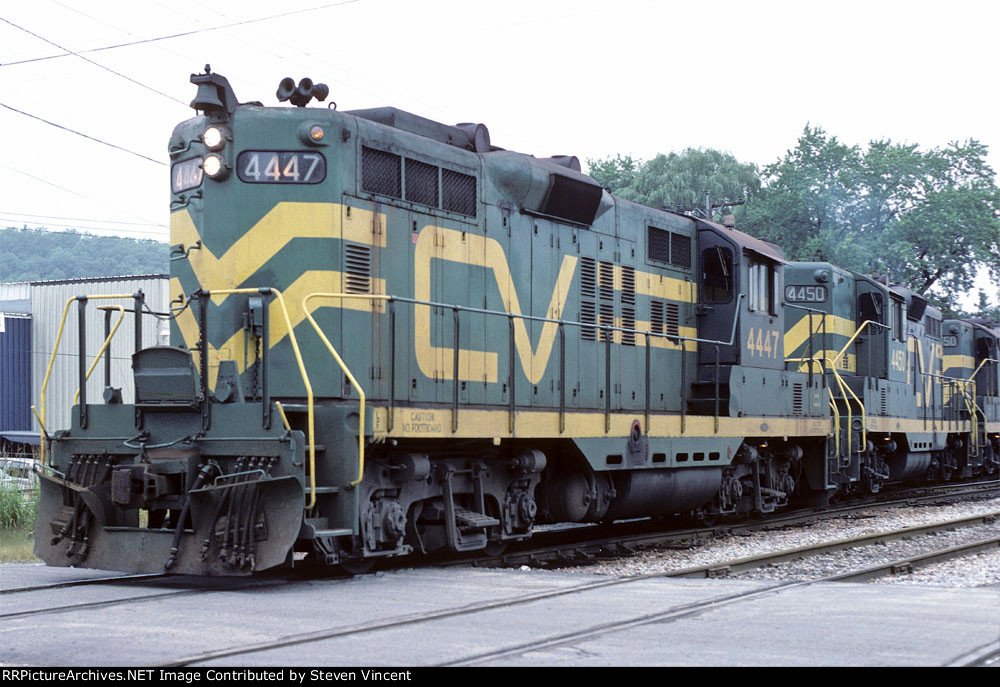 Central Vermont GP9's #4447 & 4450 lead train #560 South.